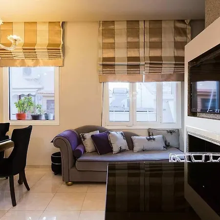 Eleanna's Luxury Holiday home *