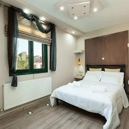 Eleanna's Luxury Holiday home *
